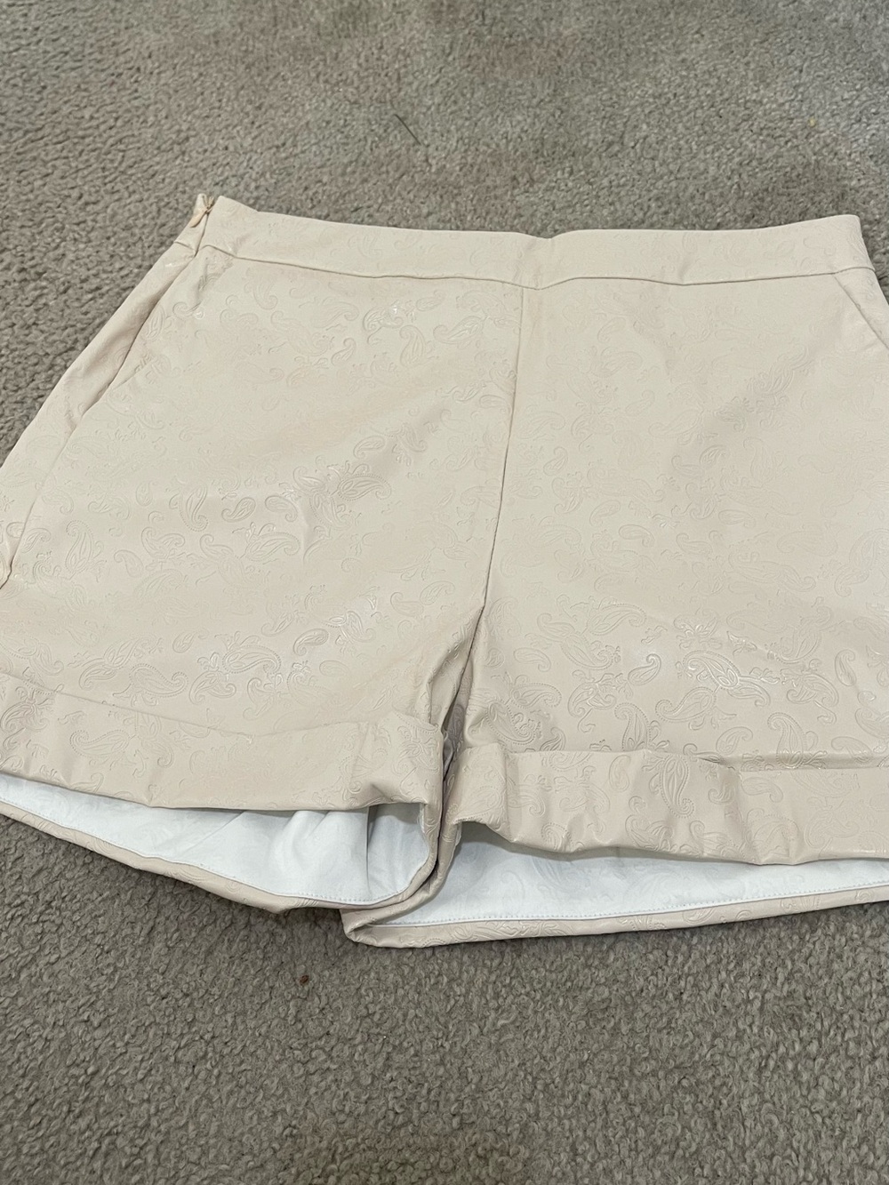 Light Cream Paisley-Texture Skort with Clean Waistband